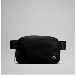 Lululemon Everywhere Belt Bag